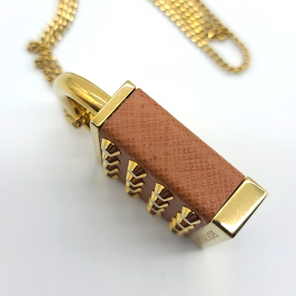 Michael Kors Padlock Pendant in Brown Pebble Leather & Gold Plating 👑 - Picture 6 of 14